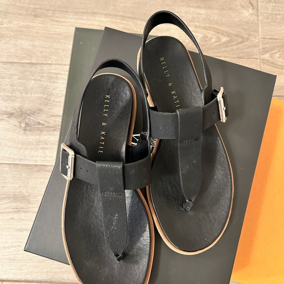 Kelly and Katie, black sandals - Picture 2 of 3